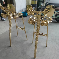 Tabourets de bar Art luxueux chaise en métal cuivré pour bars villas Tabouret de bar de style gothique foncé avec cadres en cuivre ressemblant à des os