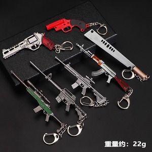 Vente en gros d'usine, modèle de jeu, mini pistolet exquis, porte-clés en métal, porte-clés en forme de <span class=keywords><strong>couteau</strong></span>, porte-clés en forme de mitraillette automatique - Product Image 3