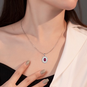 Collier pendentif tendance en forme de fleur en argent sterling 925 plaqué rhodium avec zircon pour mariage et fiançailles - Product Image 5