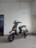 Scooter électrique pour adultes 800W 60V 72V, design à cadre bas, pour les trajets quotidiens en ville et les déplacements urbains