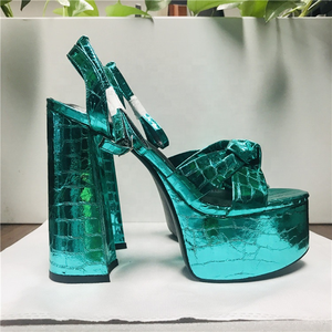Sandales à talons hauts à imprimé serpent, couleur vive, tendance printemps-été 2022, avec bride à boucle, plateforme et talons épais, chaussures pour femmes - Product Image 2