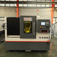 Tour CNC à lit incliné robuste de Taïwan avec guides linéaires, mandrin hydraulique, pêne de mandrin et tourelle servo TCK50A-500 pour le travail des métaux