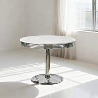 Table à manger de style industriel personnalisable avec structure en acier résistant pour l'extérieur, idéale pour les hôtels, restaurants et cafés