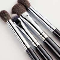 Ensemble de 17 pinceaux de maquillage professionnels pour les yeux en poils synthétiques YM Factory Wholesale avec manche en bois pour le visage et les yeux