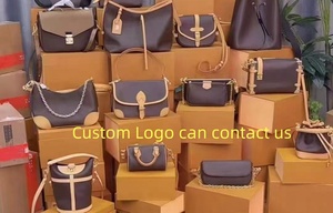 Túi xách nữ da thật cao cấp hàng hiệu, thiết kế thời trang, có khóa kéo, chất liệu PVC lót trong, kiểu dáng cầm tay tiện lợi. - Product Image 4