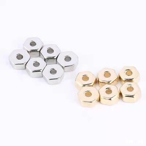 Cuentas espaciadoras CCB de 6 mm, hexagonales, con baño de diamante, de resina plástica, cuentas sueltas para la fabricación de pulseras y joyería DIY. - Product Image 2