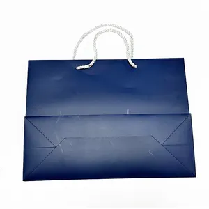 Новый дизайн, оптовая продажа из Китая, белая крафт-бумага для одежды, бумажные мешки с логотипом, напечатанный мешок для подарков