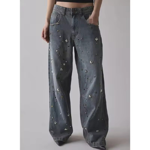 All'ingrosso 100% cotone pesante Denim oversize Skate Fit <span class=keywords><strong>Jeans</strong></span> da <span class=keywords><strong>uomo</strong></span> a <span class=keywords><strong>vita</strong></span> <span class=keywords><strong>bassa</strong></span> grigio blu lavaggio chiodati <span class=keywords><strong>Jeans</strong></span> larghi borchiati - Product Image 1