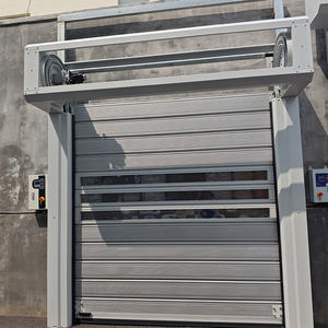 Obturateur de salle de concert allemand à rouleau résistant au froid avec télécommande Hurricane - Product Image 2