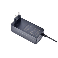 Bon prix Adaptateur secteur 65W 12V 5A Alimentation à découpage avec connexion enfichable pour affichage LED Sortie à courant continu