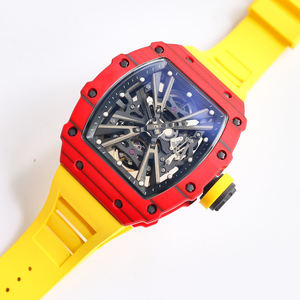 Reloj de Lujo de Fibra de Carbono Personalizado de Alta Gama, Diseño Audaz con Combinación de Colores Rojo y Amarillo, la Entrada a un Mundo de Relojes de Élite - Product Image 6