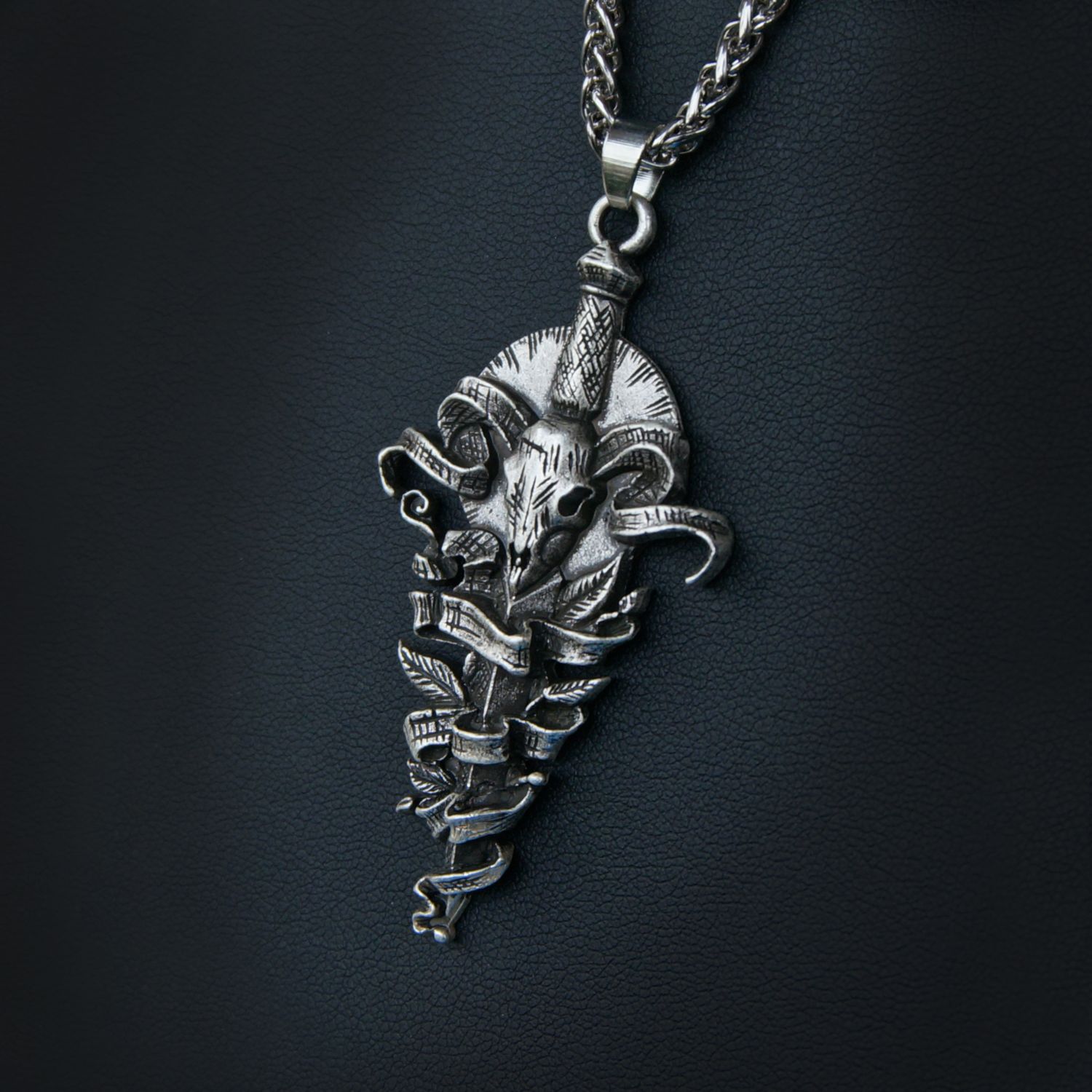Punk Vintage Ram Skull ve Kılıç Kolye - SanLan Takı Erkekler İçin