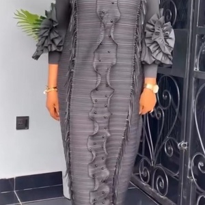 เดรสยาวทรงพลีท Miyake แขนทรงกลีบดอกไม้ ยืดหยุ่นได้ดี เอวธรรมชาติ ผลิตตามแบบ ODM ผ้าโพลีเอสเตอร์ 100% คุณภาพสูง ปี 2025 - Product Image 5