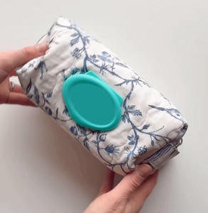 Bolsa de Pañales Acolchada OEM, Porta Toallitas Húmedas Doble, Bolsa Portátil para Toallitas Húmedas con Diseño Floral para Coche y Cochecito - Product Image 1