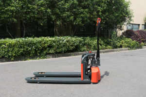 Transpaleta eléctrica de 1,5 toneladas, transpaleta de litio china de 1500kg con controlador Curtis, promoción de gran oferta - Product Image 4