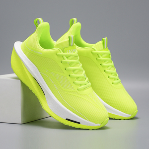 Chaussures de sport en cuir véritable légères avec semelle TPU - Baskets à absorption des chocs hautement élastiques pour hommes, idéales pour la course décontractée printemps/hiver - Product Image 4