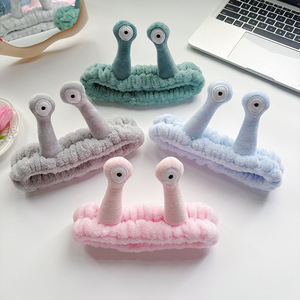 Bandeaux élastiques en polaire corail pour femmes, motif escargot de dessin animé, bandeaux de spa doux pour maquillage, accessoires capillaires - Product Image 1