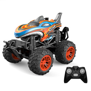 T-181 RC voiture 1:18 2.4G tête de requin monstre 360 degrés rotatif danse cascadeur voiture de pulvérisation avec lumières cadeaux - Product Image 3