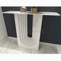 Table en marbre au style américain, console de styliste avec top en marbre, table d'hôtel en marbre blanc, moderne, décoration de la maison
