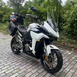 Moto sportive de rue d'occasion de 600 cm³ à essence avec moteur en parfait état - Product Image 3