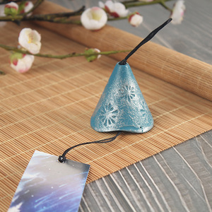 Colgantes de regalo del área escénica de Yidi, fuegos artificiales de flor de cerezo, campanas de viento de hierro fundido, artículos de hierro japonés, campanas de metal del sur. - Product Image 2