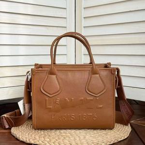 Bolso de Mano Clásico con Grabado, Gran Capacidad, Asa Superior, Cierre de Cremallera, Moda de Alta Calidad para Damas, Venta al Por Mayor - Product Image 1