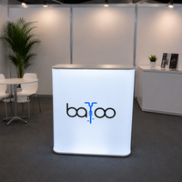 Table de comptoir portable pliable avec éclairage LED pour salons professionnels, publicité et promotion d'événements – Table pop-up en gros