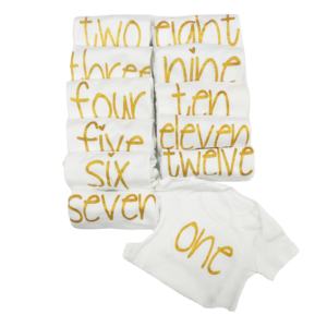 Conjunto de regalo de ropa de bebé recién nacido al por mayor: Body de algodón 100% con estampado dorado y peleles, para empaque en caja o venta a granel. - Product Image 4