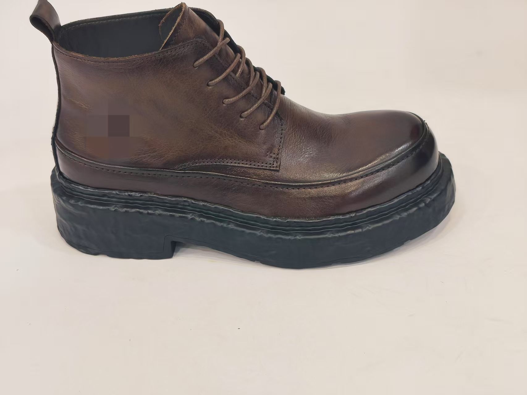 สีน้ำตาล