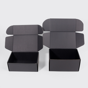 Pochettes d'expédition ondulées noires pliables avec logo UV, estampage <span class=keywords><strong>à</strong></span> chaud, gaufrage, recyclables, taille personnalisable, emballages en carton pour vêtements - Product Image 6