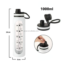 Bouteille d'eau sport grande capacité en verre avec graduations, manchon de protection en silicone, poignée de transport, gobelet simple à boire directement