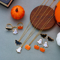 Parure de bijoux émaillés Halloween : Collier pendentif fantôme, citrouille, chauve-souris, bague et boucles d'oreilles clous, ton doré, cadeau mignon pour femmes et filles