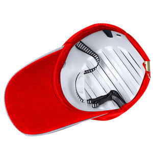 Gorra de béisbol roja con estilo duradero con diseño de tira reflectante único Gorra con logotipo personalizado - Product Image 4