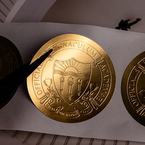 Adesivi 3D Personalizzati con Logo in Rilievo con Finitura Olografica e Resistente in Lamina Oro/Argento per Etichette di Imballaggio - Product Image 2