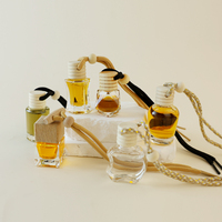 Rafraîchisseur d'air pour voiture Diffuseur de parfum Clips pour bouche d'aération Bâtonnets d'huiles essentielles Parfum automobile Rafraîchisseur d'air longue durée pour voiture