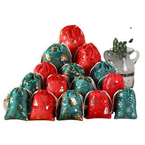 Sac cadeau en velours rouge recyclable, doux, avec feuille d'or, pour emballage de bonbons, décoratif pour Noël - Product Image 1