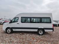 Minibus diesel J-A-C à empattement court de 3,6 mètres, véhicule compact pour passagers, navette flexible pour les trajets urbains