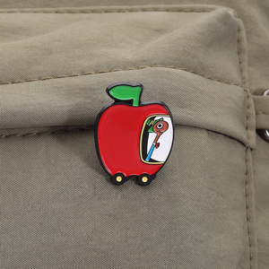 Alfileres esmaltados de películas animadas de dibujos animados Lowly Worm Apple Car Hot Dog Car Magical Town Broche Solapa Insignia Joyería Regalos - Product Image 3