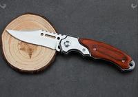 Couteau pliant tactique de camping en plein air avec lumière LED, lame en acier 440C + manche en bois, outils de survie en plein air pour la chasse, EDC