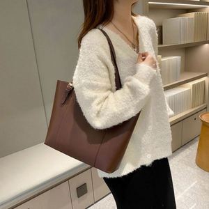 กระเป๋าถือสะพายไหล่ผู้หญิง หนัง PU สีพื้น ดีไซน์เปิด-ปิด  รักษ์โลก ความจุ 1-1.9 ลิตร เหมาะสำหรับฤดูใบไม้ผลิ ฤดูร้อน ฤดูใบไม้ร่วง ฤดูหนาว - Product Image 6