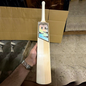 Batte de cricket anglaise écologique de qualité supérieure, design ambidextre sans couture, épaisseur de 38 mm, poids de 2,8 lb, rembourrage en latex, durable, taille adulte - Product Image 1