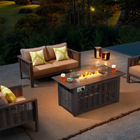 Ensemble de salon de jardin en rotin Sigarten avec foyer pour terrasse, hôtel