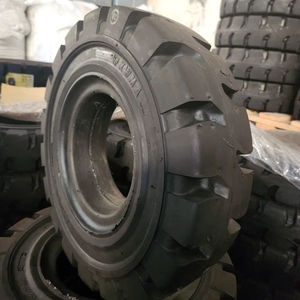 Neumáticos Sólidos para Montacargas KUMA KF503, Origen Vietnam, Color Negro, Estándar de Exportación 700-12, Entrega en 35-40 Días - Product Image 1