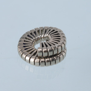 Aimants en néodyme fer bore de formes spéciales, de différentes tailles, avec trous fraisé, fournis directement par le fabricant. - Product Image 3