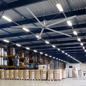 มอเตอร์ประหยัดพลังงาน HVLS FJ OEM 5 เมตร 0.75 กิโลวัตต์ PMSM 220V/380V อลูมิเนียมแมกนีเซียม 5 ใบพัด 10000 CMH อัตราการไหลของอากาศ ผู้ผลิตพัดลม HVLS OEM - Product Image 3