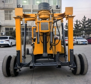 Perforadora hidráulica de ruedas con motor diésel y caja de cambios, 600m de profundidad, portátil para investigación de suelos y perforación de pozos de agua - Product Image 4