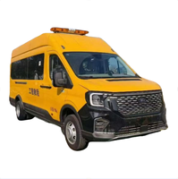 Minibus diesel 4x2 15 places, directement de l'usine, pour le transport de passagers, adapté aux trajets quotidiens et aux excursions.
