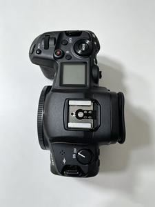 Cámara sin Espejo Canon EOS R5 de Segunda Mano Lista para Enviar, Full Frame, 45MP, Video 8K, Solo Cuerpo, Excelente Precio para Fotografía Profesional - Product Image 2
