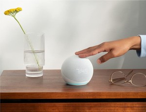 Altavoz inteligente <span class=keywords><strong>Echo</strong></span> <span class=keywords><strong>Dot</strong></span> con audio claro Control de voz <span class=keywords><strong>Alexa</strong></span> alimentado por USB Pop Tech - Product Image 2