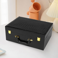 Boîte de rangement en cuir PU rectangulaire à texture crocodile avec poignée métallique et intérieur en velours orange gravé pour emballage cadeau